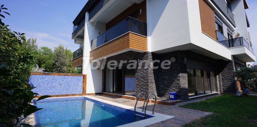 Villa  5+1  Antalya, Türkiye №54463