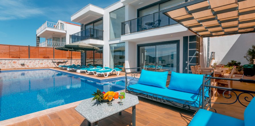 Villa  4+2  Antalya, Türkiye №62433