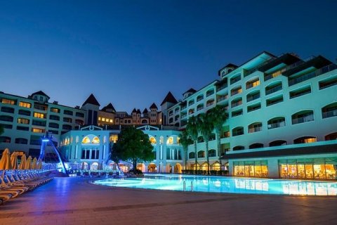 Продажа отеля в Белеке, Анталье, Турция, 120000м2, №11455 – фото 1