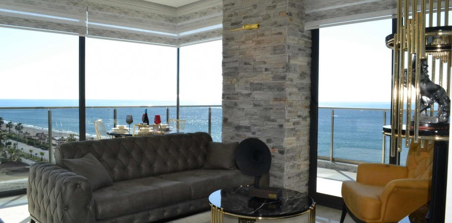 Жилой комплекс Квартира люкс на первой береговой линии! в Махмутларе, Анталья, Турция №11897
