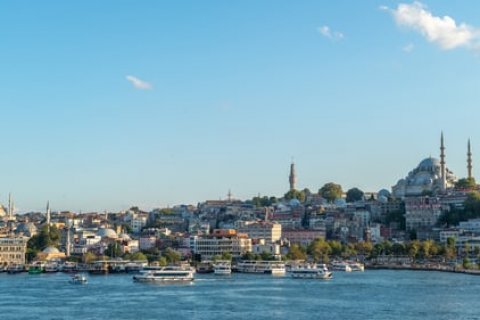 В Стамбуле на продажу выставлены 102 объекта недвижимости, принадлежащих к национальному достоянию Турции