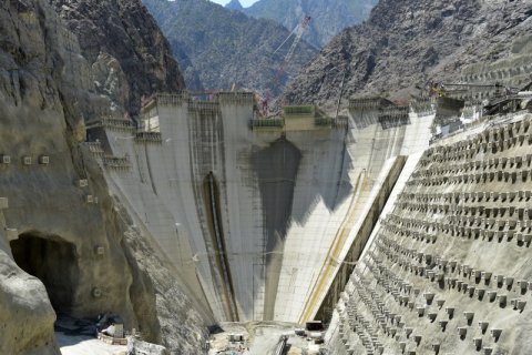 До окончания строительства самой высокой плотины Турции осталось 16 метров