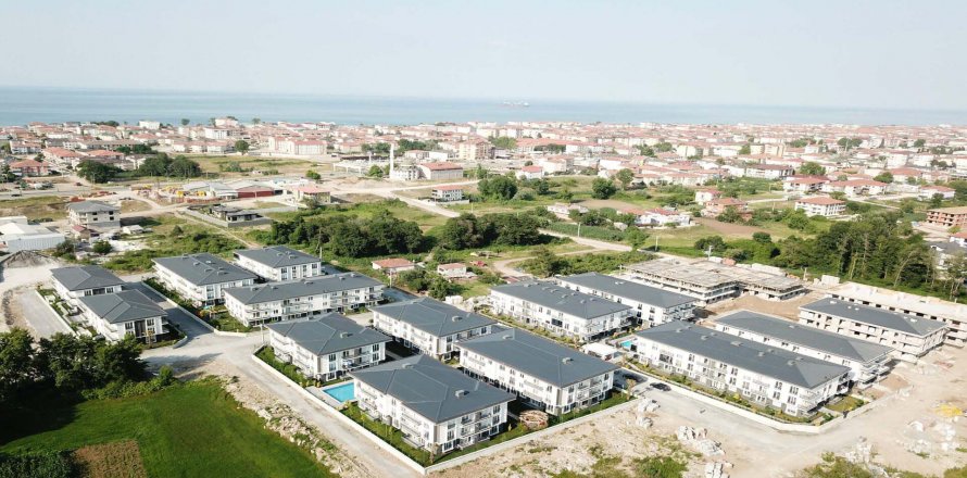Жилой комплекс Inci Evleri Delux  в Карасу, Сакарья, Турция №36982