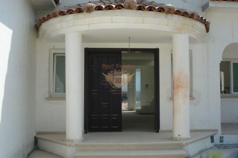 Продажа виллы  в Гирне, Северный Кипр 4+1, 210м2, №48117 – фото 6