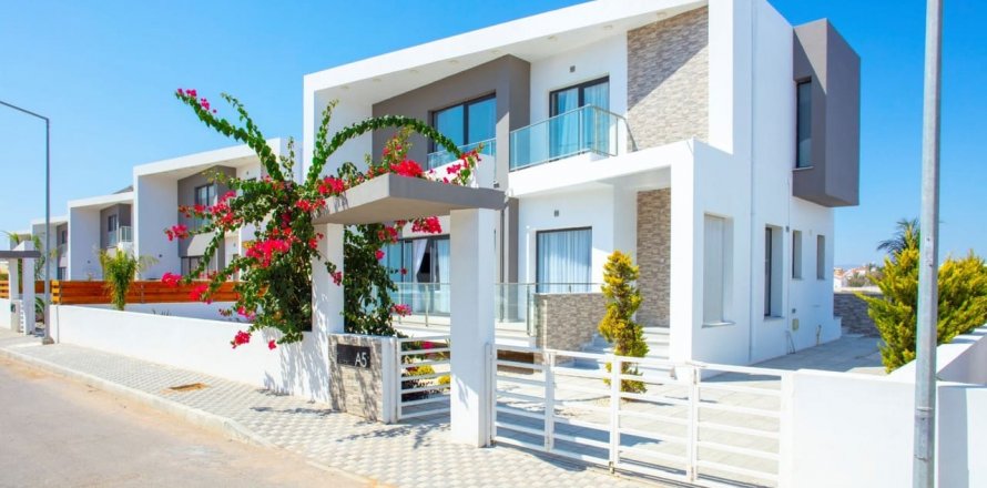 Жилой комплекс Ikon Premium Villas  в Тузле, Фамагуста, Северный Кипр №61655