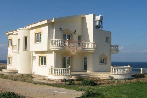 Продажа виллы  в Гирне, Северный Кипр 4+1, 330м2, №71180 – фото 6