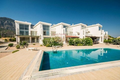 Продажа квартиры  в Гирне, Северный Кипр 3+1, 200м2, №71265 – фото 7